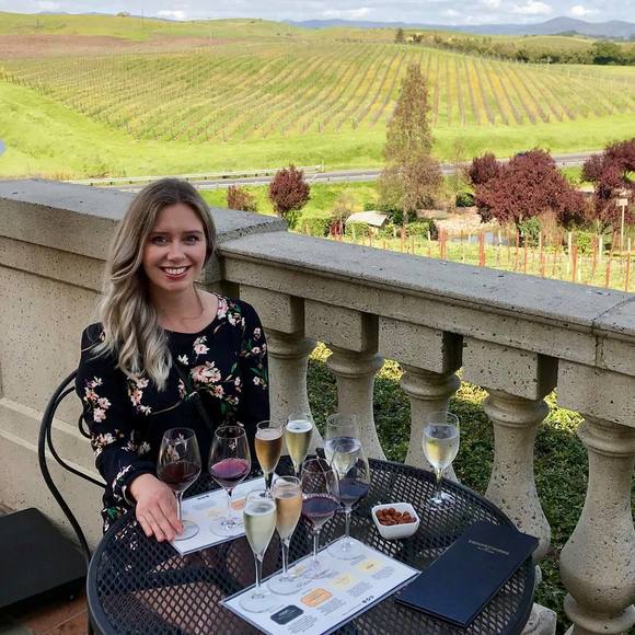 Meet your Posher, Tavia - Picture 1 of 1